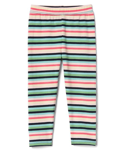 GAP（ギャップ）の「Gap プリント ストレッチジャージ カプリパンツ（レギンス/スパッツ・キッズ・マルチ/ピンク/ブルー/ダークネイビー/グリーン系その他/フューシャピンク・105cm/110cm/90cm/100cm/80ｃｍ/95cm）」の2枚目の写真