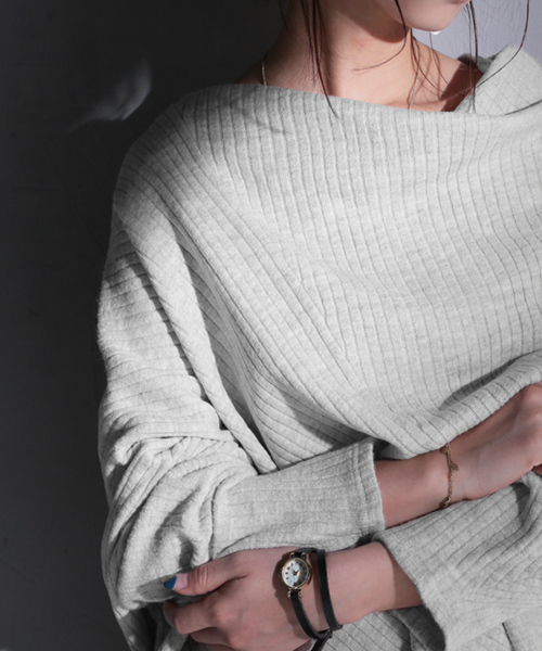 antiqua（アンティカ）の「変形を極めたニットトップス（ニット/セーター・レディース・ブラック/ベージュ/杢グレー・FREE）」の5枚目の写真