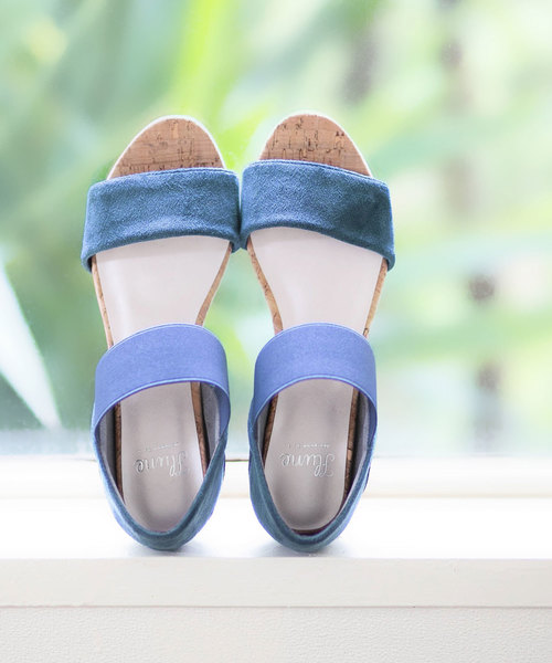 flune（フリューン）の「選べるデザイン フリル シンプル コルク巻き ミドルヒール ゴムストラップ サンダル（サンダル・レディース・グレー系その他/ブルー/グリーン系その他/マジェンタ/イエロー系その他2/ブラック/ベージュ系その他/ネイビー/ブルー系その他2/イエロー系その他/グレー/レッド系その他/グレイッシュベージュ/ブルー系その他/ブラック系その他/グリーン/その他/レオパード・SS/LL/M/L/S/3L）」の10枚目の写真