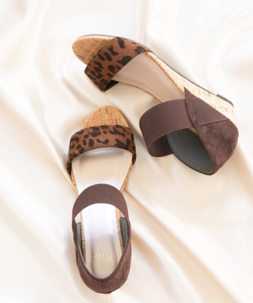 flune（フリューン）の「選べるデザイン フリル シンプル コルク巻き ミドルヒール ゴムストラップ サンダル（サンダル・レディース・グレー系その他/ブルー/グリーン系その他/マジェンタ/イエロー系その他2/ブラック/ベージュ系その他/ネイビー/ブルー系その他2/イエロー系その他/グレー/レッド系その他/グレイッシュベージュ/ブルー系その他/ブラック系その他/グリーン/その他/レオパード・SS/LL/M/L/S/3L）」の17枚目の写真