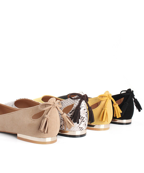 RANDA(ランダ)の「デザインカットフラットパンプス(パンプス・レディース・ブラック/ベージュ/イエロー/パイソン・23/24/22/22.5/23.5/25/25.5/24.5)」の11枚目の写真