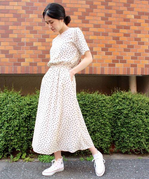 ottilie（オティーリエ）の「Aラインドット半袖ワンピース