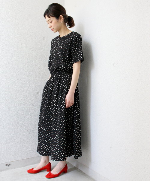 ottilie（オティーリエ）の「Aラインドット半袖ワンピース