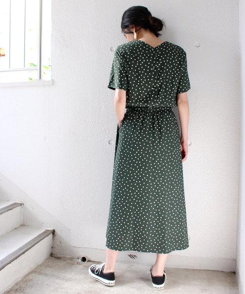 ottilie（オティーリエ）の「Aラインドット半袖ワンピース