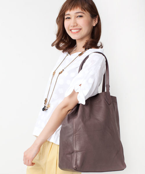 NANO universe（ナノユニバース）の「POPCORN/ポーチ付レザートート（トートバッグ・レディース・アイボリー/チョコ/ライトグレー/グレイッシュベージュ/グレー・FREE）」の4枚目の写真