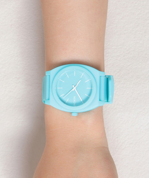 NIXON(ニクソン)の「TIME TELLER P(アナログ腕時計・レディース・グレー/レッド系その他/ライトイエロー/ブルー系その他・FREE)」の1枚目の写真