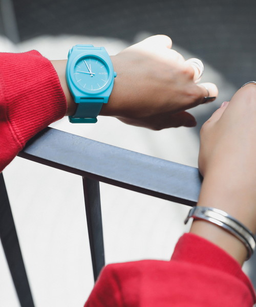 NIXON(ニクソン)の「TIME TELLER P(アナログ腕時計・レディース・グレー/レッド系その他/ライトイエロー/ブルー系その他・FREE)」の8枚目の写真