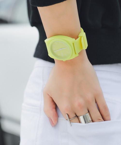 NIXON(ニクソン)の「TIME TELLER P(アナログ腕時計・レディース・グレー/レッド系その他/ライトイエロー/ブルー系その他・FREE)」の6枚目の写真