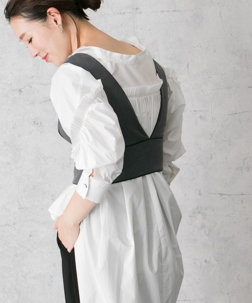 URBAN RESEARCH ROSSO WOMEN（アーバンリサーチ　ロッソ）の「Vネックビスチェ∴（ベスト・レディース・グレー/キャメル・FREE）」の2枚目の写真