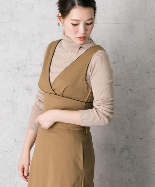 URBAN RESEARCH ROSSO WOMEN（アーバンリサーチ　ロッソ）の「Vネックビスチェ∴（ベスト・レディース・グレー/キャメル・FREE）」の3枚目の写真