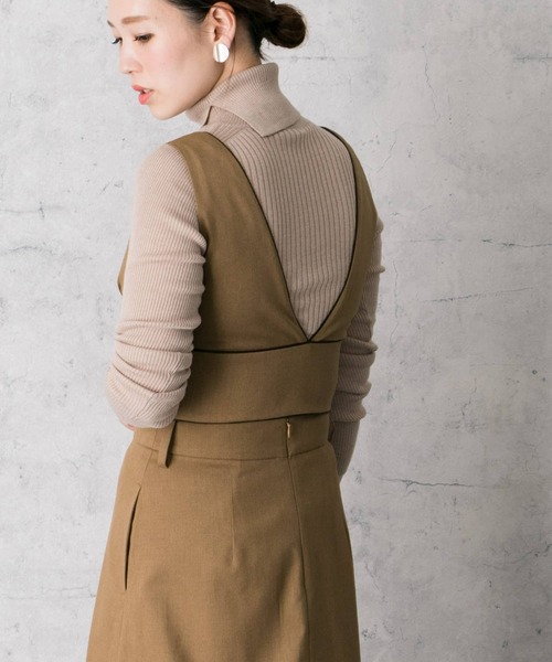 URBAN RESEARCH ROSSO WOMEN（アーバンリサーチ　ロッソ）の「Vネックビスチェ∴（ベスト・レディース・グレー/キャメル・FREE）」の4枚目の写真