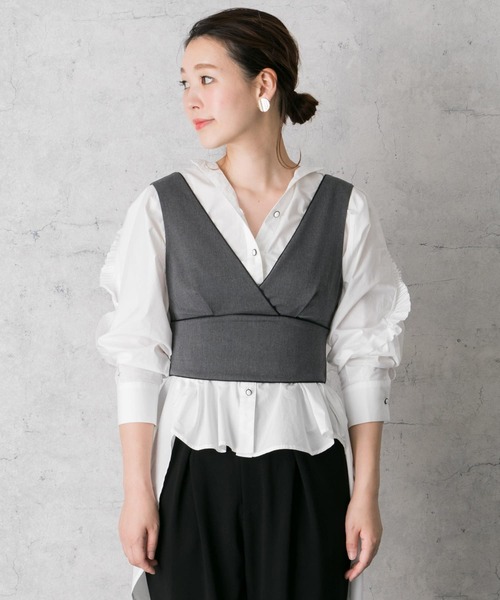 URBAN RESEARCH ROSSO WOMEN（アーバンリサーチ　ロッソ）の「Vネックビスチェ∴（ベスト・レディース・グレー/キャメル・FREE）」の12枚目の写真