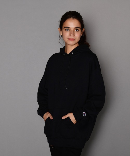 Champion(チャンピオン)の「Champion/チャンピオン ビックシルエット無地スウェットパーカー(パーカー・メンズ・チャコールグレー/ブラック/グレー/ライトグレー/グリーン/ネイビー/ロイヤルブルー/レッド/ワインレッド/ダークグリーン・S/M/L/XL/XXL)」の3枚目の写真