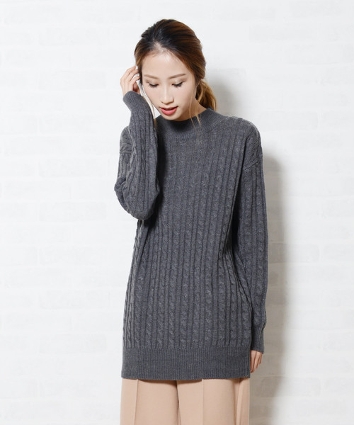 shopnikoniko(ショップニコニコ)の「オーバーサイズ ケーブル編みニット チュニック(チュニック・レディース・チャコールグレー/ブラック/ベージュ/ミックスグレー/グリーン/アイボリー/ボルドー・フリー)」の4枚目の写真