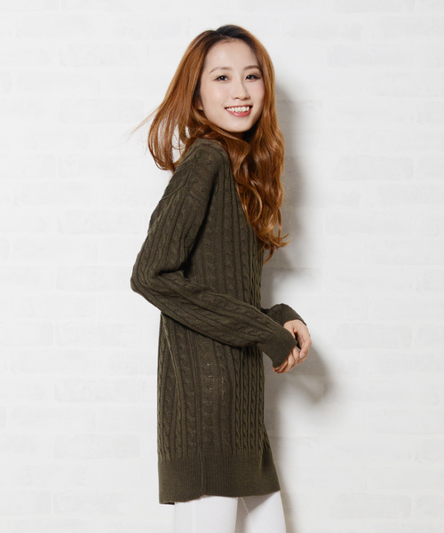shopnikoniko(ショップニコニコ)の「オーバーサイズ ケーブル編みニット チュニック(チュニック・レディース・チャコールグレー/ブラック/ベージュ/ミックスグレー/グリーン/アイボリー/ボルドー・フリー)」の7枚目の写真