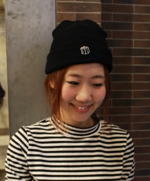 JOURNAL STANDARD（ジャーナルスタンダード）の「スタンダードビーニー #（ニットキャップ/ビーニー・メンズ・ブラック/グレー/カーキ/ネイビー/コバルトブルー/レッド/イエロー・FREE）」の2枚目の写真