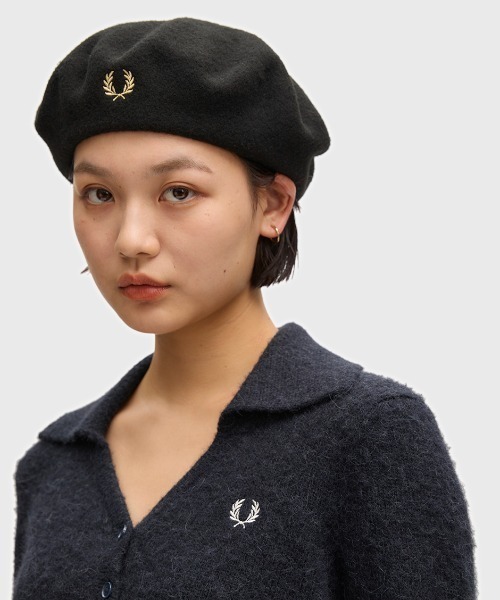 FRED PERRY(フレッドペリー)の「Wool Beret/フレッドペリーベレー帽(ハンチング/ベレー帽・レディース・ブラック/レッド/ブラック系その他/オフホワイト/ブラック系その他2・ONE SIZE)」の6枚目の写真