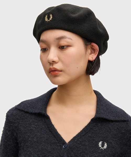 FRED PERRY(フレッドペリー)の「Wool Beret/フレッドペリーベレー帽(ハンチング/ベレー帽・レディース・ブラック/レッド/ブラック系その他/オフホワイト/ブラック系その他2・ONE SIZE)」の8枚目の写真