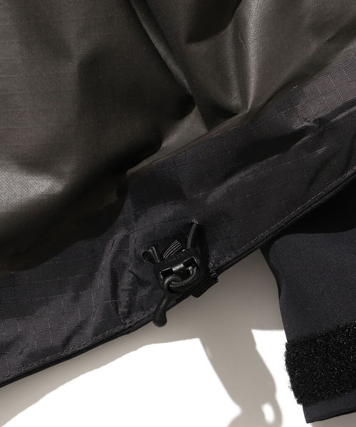 ARC'TERYX（アークテリクス）の「ARC’TERYX × BEAMS / 別注 Zeta SL 20ss（ナイロンジャケット・メンズ・ブラック・SMALL/MEDIUM/LARGE/X-LARGE）」の22枚目の写真