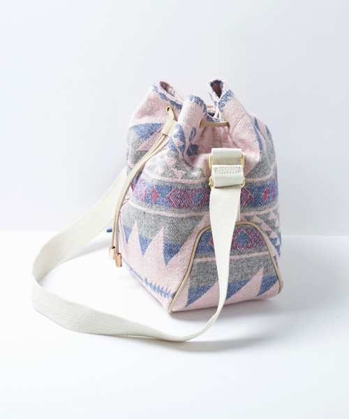 Another Edition（アナザーエディション）の「ae NTV SHLD（ショルダーバッグ・レディース・ネイビー/ライトピンク・ﾌﾘ-）」の4枚目の写真