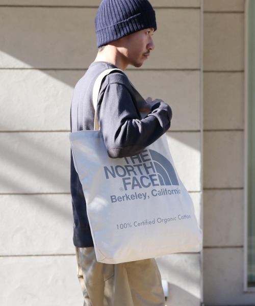 THE NORTH FACE（ザノースフェイス）の「THE NORTH FACE TNF Organic C Tote TNFオーガニックコットントート NM81971（ショルダーバッグ・レディース・ホワイト/ブラック/グレー/レッド/ブルー/グリーン・FREE）」の4枚目の写真