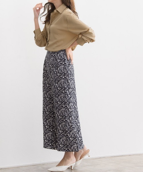 Pierrot（ピエロ）の「マットサテンシャツ（シャツ/ブラウス・レディース・ベージュ/ネイビー/ライトベージュ・M/L）」の4枚目の写真