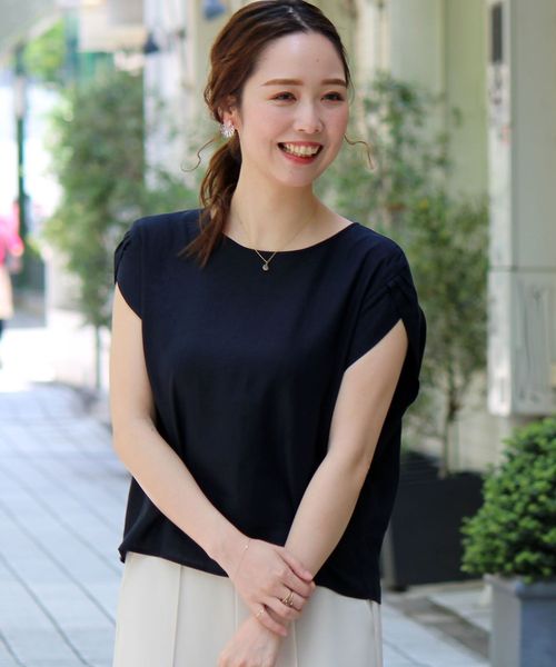 Perle Peche(ペルルペッシュ)の「レーヨンリネンデザインスリーブブラウス(シャツ/ブラウス)」|ネイビー