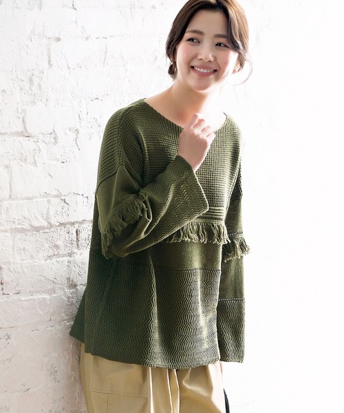GeeRA(ジーラ)の「フリンジデザインニット(ニット/セーター・レディース・カーキ/ブラック/ベージュ・LARGE/XX-LARGE/MEDIUM/X-LARGE)」の3枚目の写真