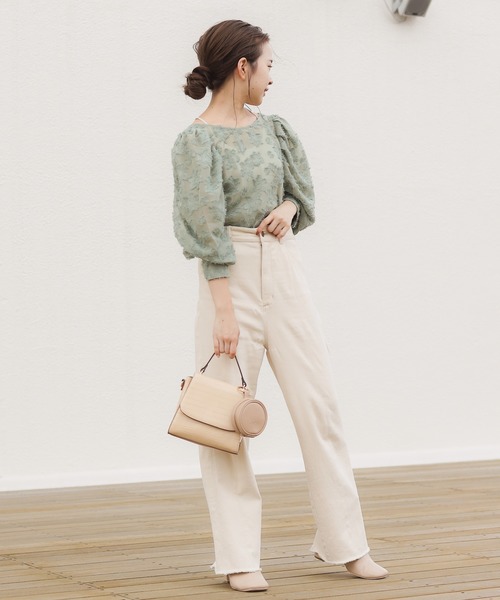 Chico(チコ)の「フロッキー花柄パワショルブラウス(シャツ/ブラウス・レディース・ブラック/ライトベージュ/ミント・FREE)」の21枚目の写真