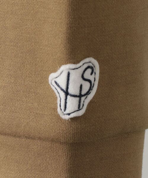SHIPS（シップス）の「【WEB限定】SHIPS: バルキー ポンチ ワンポイントワッペン ロゴ カーディガン（カーディガン/ボレロ・メンズ・カーキ/ネイビー/イエロー系その他2/グレー・LARGE/XX-LARGE/MEDIUM/X-LARGE/SMALL）」の8枚目の写真