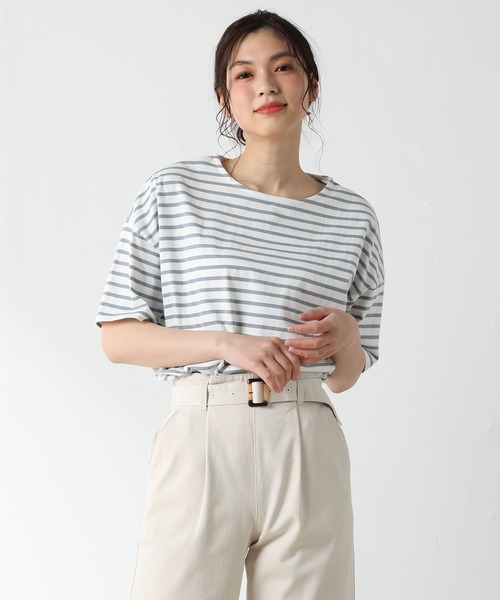 Honeys(ハニーズ)の「ゆるボーダーTシャツ(Tシャツ/カットソー・レディース・ホワイト×グリーン/ホワイト系その他/ベージュ系その他/ホワイト×ネイビー/グレー系その他/ホワイト×ブルー/ホワイト系その他2・L/S/LL/M)」の1枚目の写真