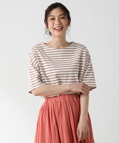 Honeys(ハニーズ)の「ゆるボーダーTシャツ(Tシャツ/カットソー・レディース・ホワイト×グリーン/ホワイト系その他/ベージュ系その他/ホワイト×ネイビー/グレー系その他/ホワイト×ブルー/ホワイト系その他2・L/S/LL/M)」の5枚目の写真