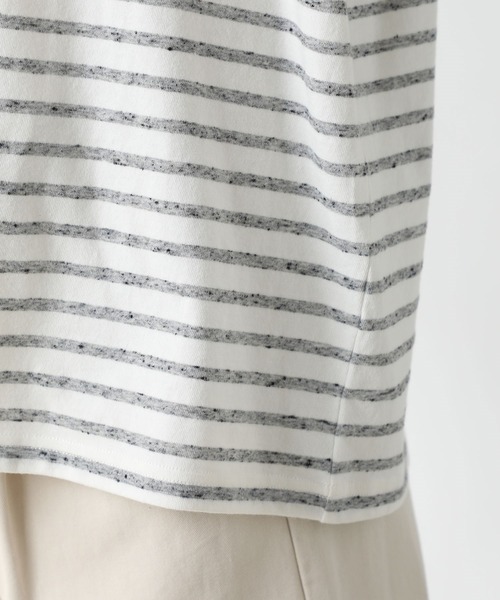 Honeys(ハニーズ)の「ゆるボーダーTシャツ(Tシャツ/カットソー・レディース・ホワイト×グリーン/ホワイト系その他/ベージュ系その他/ホワイト×ネイビー/グレー系その他/ホワイト×ブルー/ホワイト系その他2・L/S/LL/M)」の11枚目の写真