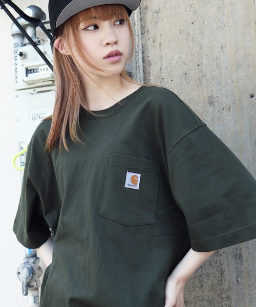 Carhartt(カーハート)の「carhartt/カーハート Workwear ビッグシルエット ポケット半袖 ロゴ Tシャツ ワッペン トップス(Tシャツ/カットソー・メンズ・エメラルドブルー/ブラック/ダークブラウン/ベージュ/ネイビー/グリーン/ヘザーグレー/バーガンディー/ヘザーチャコール/コバルトブルー/グレイッシュブルー/グリーン系その他/ブラウン系その他/ピンク系その他/オレンジ系その他/ピンク系その他2/グリーン系その他2/レッド系その他/ブルー系その他2/ブルー系その他/グリーン系その他3/ホワイト/ブルー系その他3/レッド系その他2/ブルー系その他4/イエロー系その他/グリーン系その他4/ライトイエロー/オレンジ/グリーン系その他5/イエロー系その他2/ブルー系その他5/テラコッタ/ブルー系その他6/オレンジ系その他2/レッド系その他3・MEDIUM/LARGE/X-LARGE/XX-LARGE/SMALL/XXX-LARGE)」の11枚目の写真