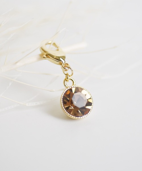 ma chere Cosette?（マシェールコゼット）の「ストーンマスクチャーム（チャーム・レディース・クリア/ホワイト系その他/ブラウン系その他/グリーン系その他/ブルー系その他/パープル系その他/ピンク系その他/アクア/グリーン系その他2/グリーン系その他3/パープル系その他2/ローズ系・FREE）」の3枚目の写真