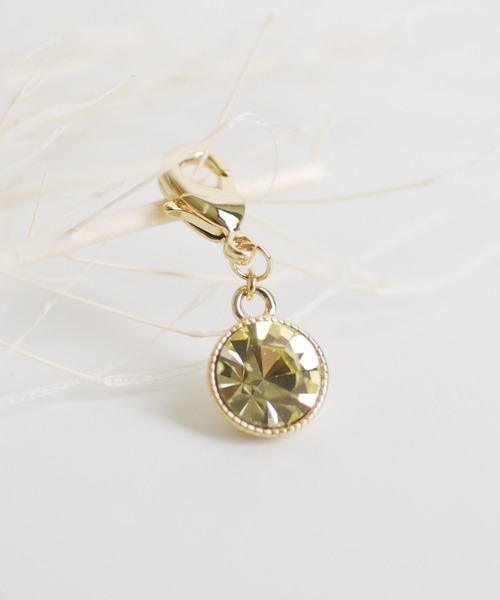 ma chere Cosette?（マシェールコゼット）の「ストーンマスクチャーム（チャーム・レディース・クリア/ホワイト系その他/ブラウン系その他/グリーン系その他/ブルー系その他/パープル系その他/ピンク系その他/アクア/グリーン系その他2/グリーン系その他3/パープル系その他2/ローズ系・FREE）」の4枚目の写真