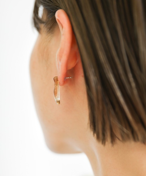 select MOCA(セレクトモカ)の「2021 SS ウェーブフープクリアピアス(ピアス(両耳用)・レディース・ピンク/ライトブラウン・FREE)」の9枚目の写真