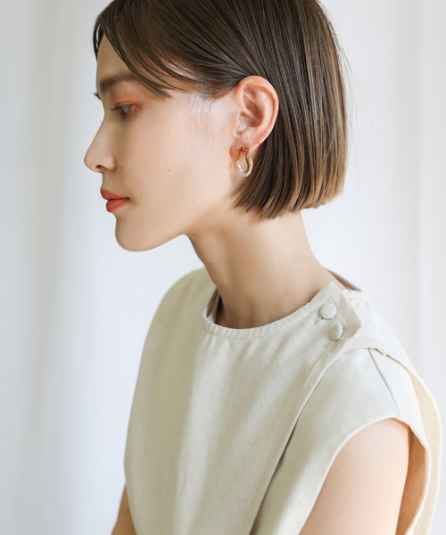 select MOCA(セレクトモカ)の「2021 SS ウェーブフープクリアピアス(ピアス(両耳用)・レディース・ピンク/ライトブラウン・FREE)」の4枚目の写真