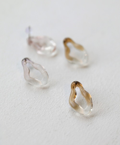 select MOCA(セレクトモカ)の「2021 SS ウェーブフープクリアピアス(ピアス(両耳用)・レディース・ピンク/ライトブラウン・FREE)」の11枚目の写真