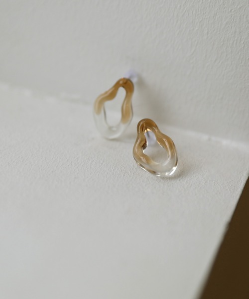 select MOCA(セレクトモカ)の「2021 SS ウェーブフープクリアピアス(ピアス(両耳用)・レディース・ピンク/ライトブラウン・FREE)」の10枚目の写真