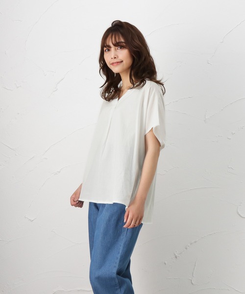 NAVY（ネイビー）の「インド綿を使用したワイドシルエットなVネックブラウス（シャツ/ブラウス・レディース・ホワイト/ベージュ/ネイビー・フリー）」の8枚目の写真