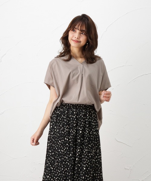 NAVY（ネイビー）の「インド綿を使用したワイドシルエットなVネックブラウス（シャツ/ブラウス・レディース・ホワイト/ベージュ/ネイビー・フリー）」の20枚目の写真