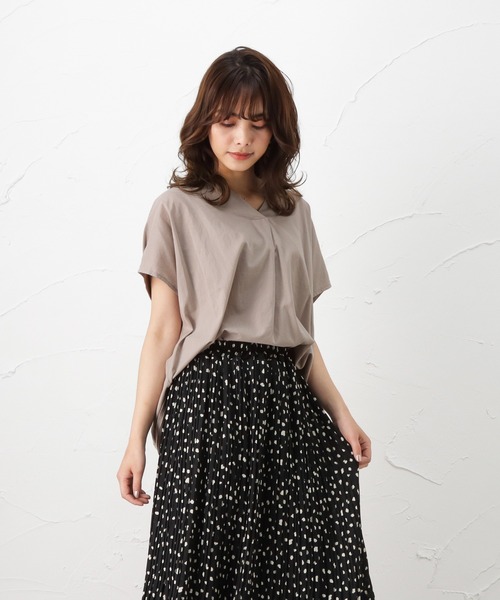 NAVY（ネイビー）の「インド綿を使用したワイドシルエットなVネックブラウス（シャツ/ブラウス・レディース・ホワイト/ベージュ/ネイビー・フリー）」の9枚目の写真