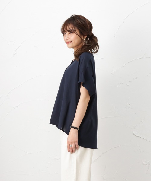 NAVY（ネイビー）の「インド綿を使用したワイドシルエットなVネックブラウス（シャツ/ブラウス・レディース・ホワイト/ベージュ/ネイビー・フリー）」の21枚目の写真