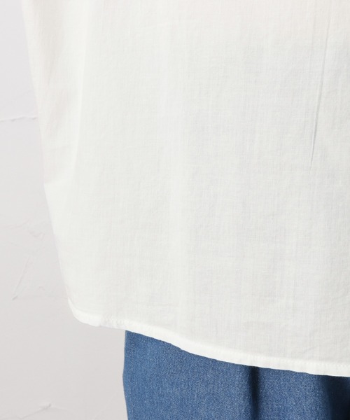 NAVY（ネイビー）の「インド綿を使用したワイドシルエットなVネックブラウス（シャツ/ブラウス・レディース・ホワイト/ベージュ/ネイビー・フリー）」の18枚目の写真