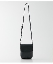 AZUL by moussy（アズールバイマウジー）の「FAUX LEATHER FLAP SACOCHE/フェイクレザーフラップサコッシュ（ショルダーバッグ・メンズ）」