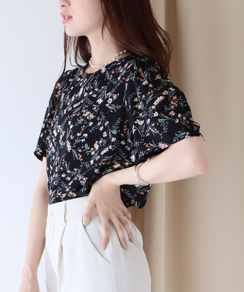 BLUEEAST（ブルーイースト）の「花柄パフスリーブブラウス（シャツ/ブラウス・レディース・ベージュ/ブラック・MEDIUM）」の22枚目の写真