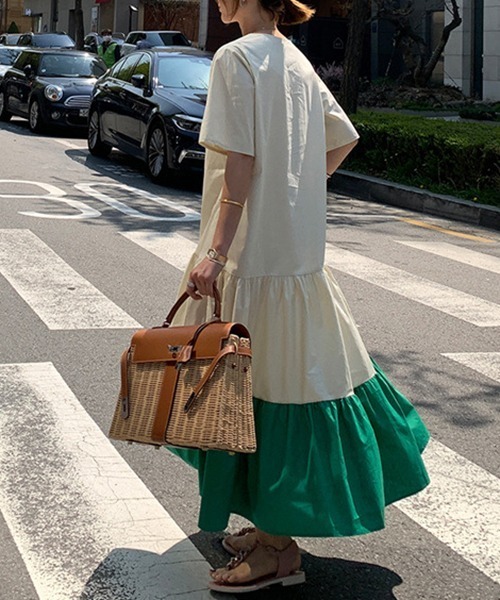 a lot of love（ア ロット オブ ラブ）の「バイカラー　スクエアネック　裾ティアード　フレアワンピース（ワンピース・レディース・ホワイト/ブラック・L/XL/M/S）」の22枚目の写真