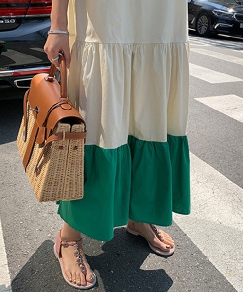 a lot of love（ア ロット オブ ラブ）の「バイカラー　スクエアネック　裾ティアード　フレアワンピース（ワンピース・レディース・ホワイト/ブラック・L/XL/M/S）」の8枚目の写真