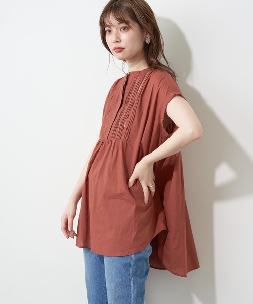 natural couture(ナチュラルクチュール)の「ヨークピンタック×レースコットンチュニック(シャツ/ブラウス・レディース・オフホワイト/ブラック/ブルー/レッド・FREE)」の9枚目の写真